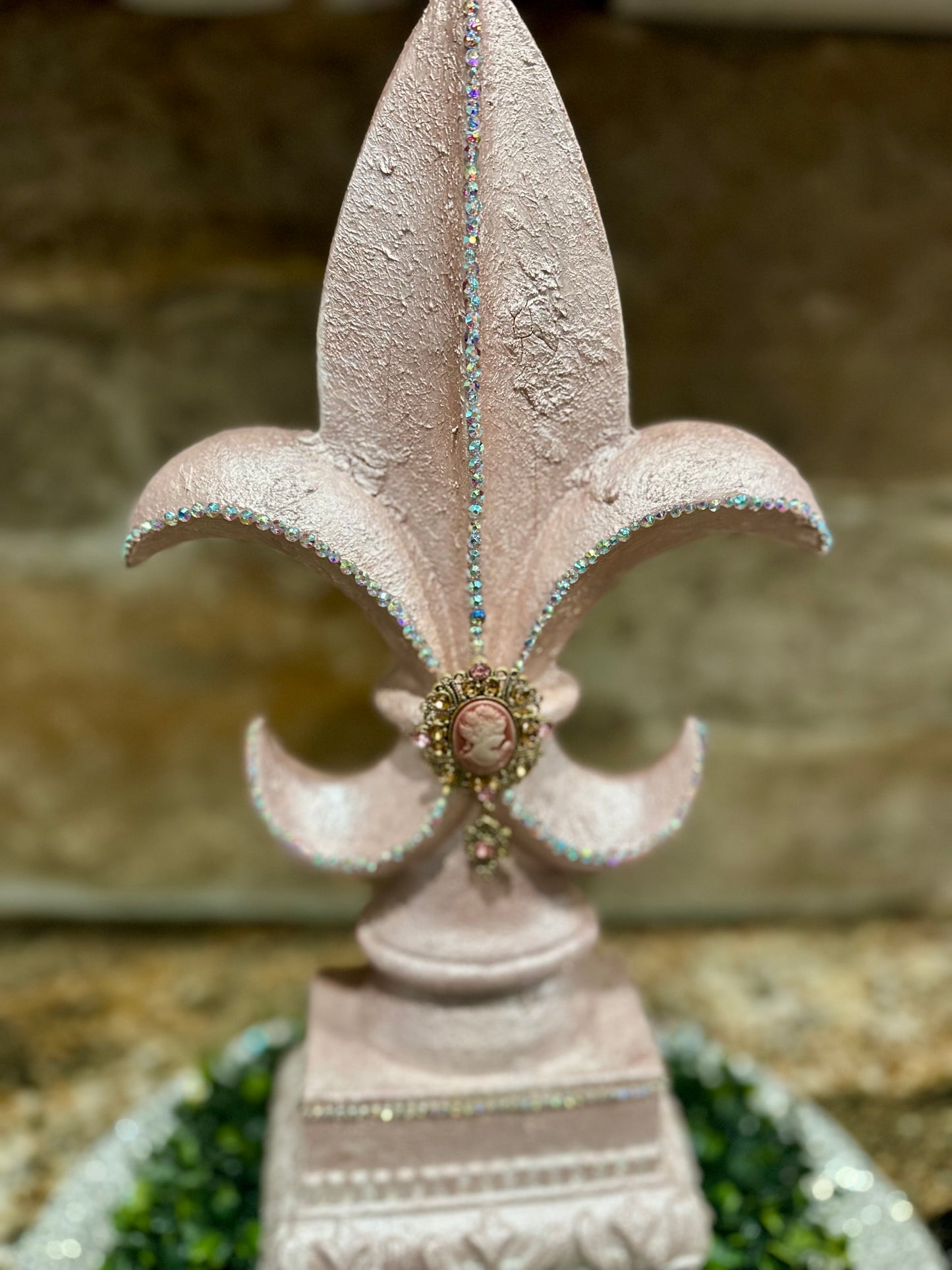 Fleur De Lis Statue