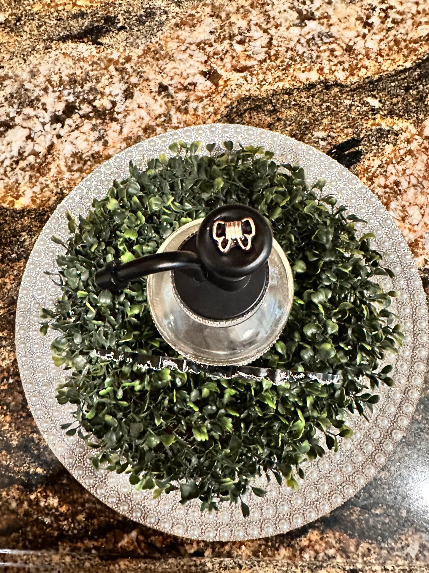 Bow Dispenser