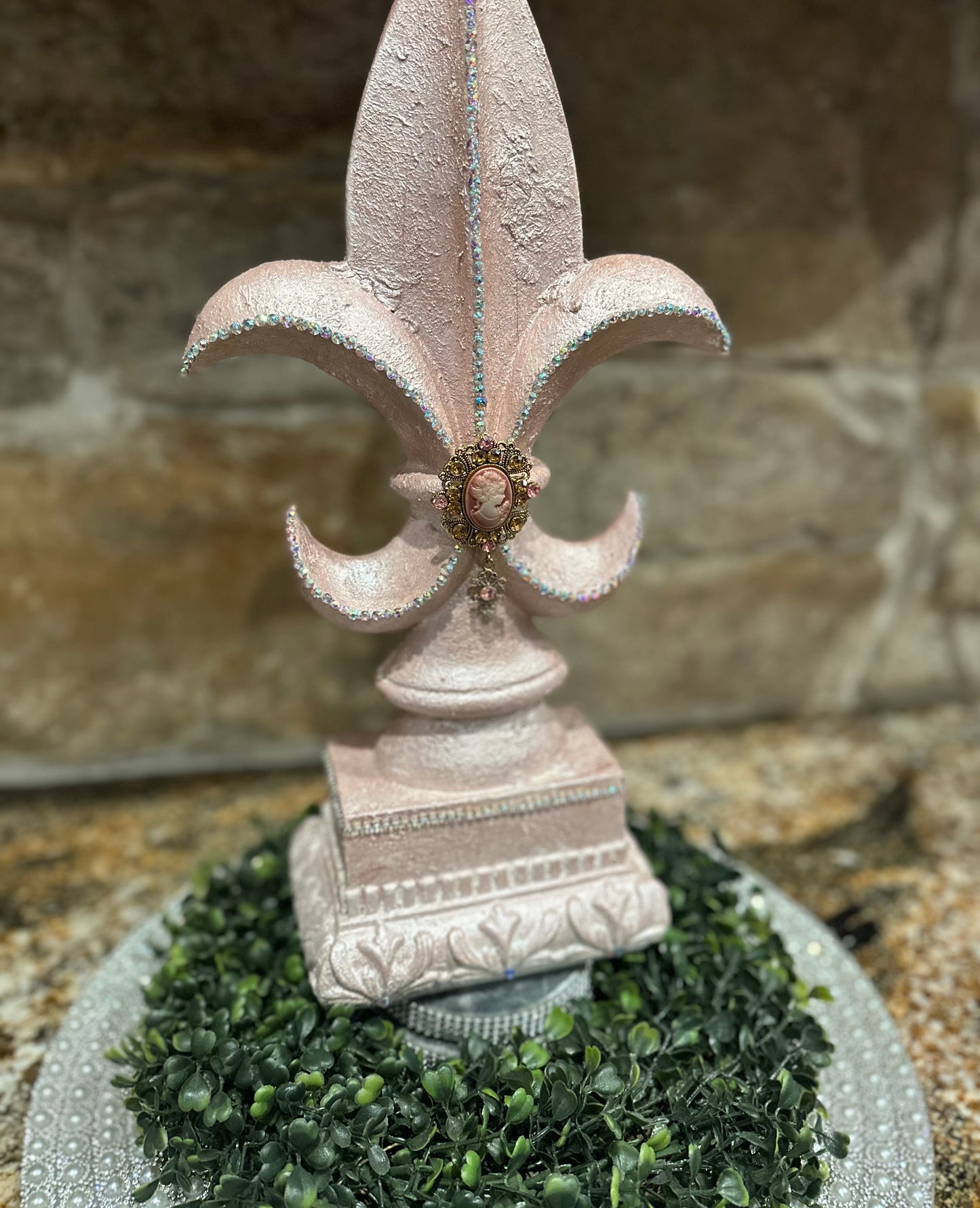 Fleur De Lis Statue