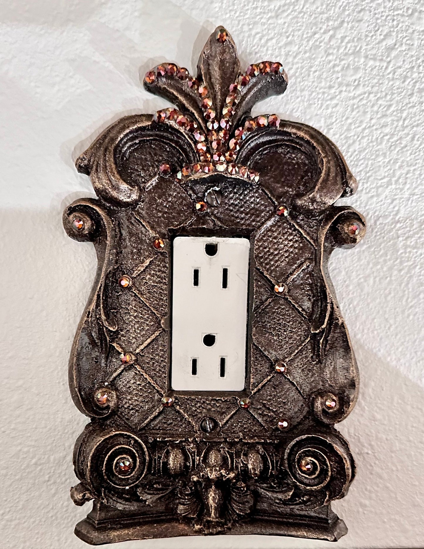 Outlet Cover Scroll Design