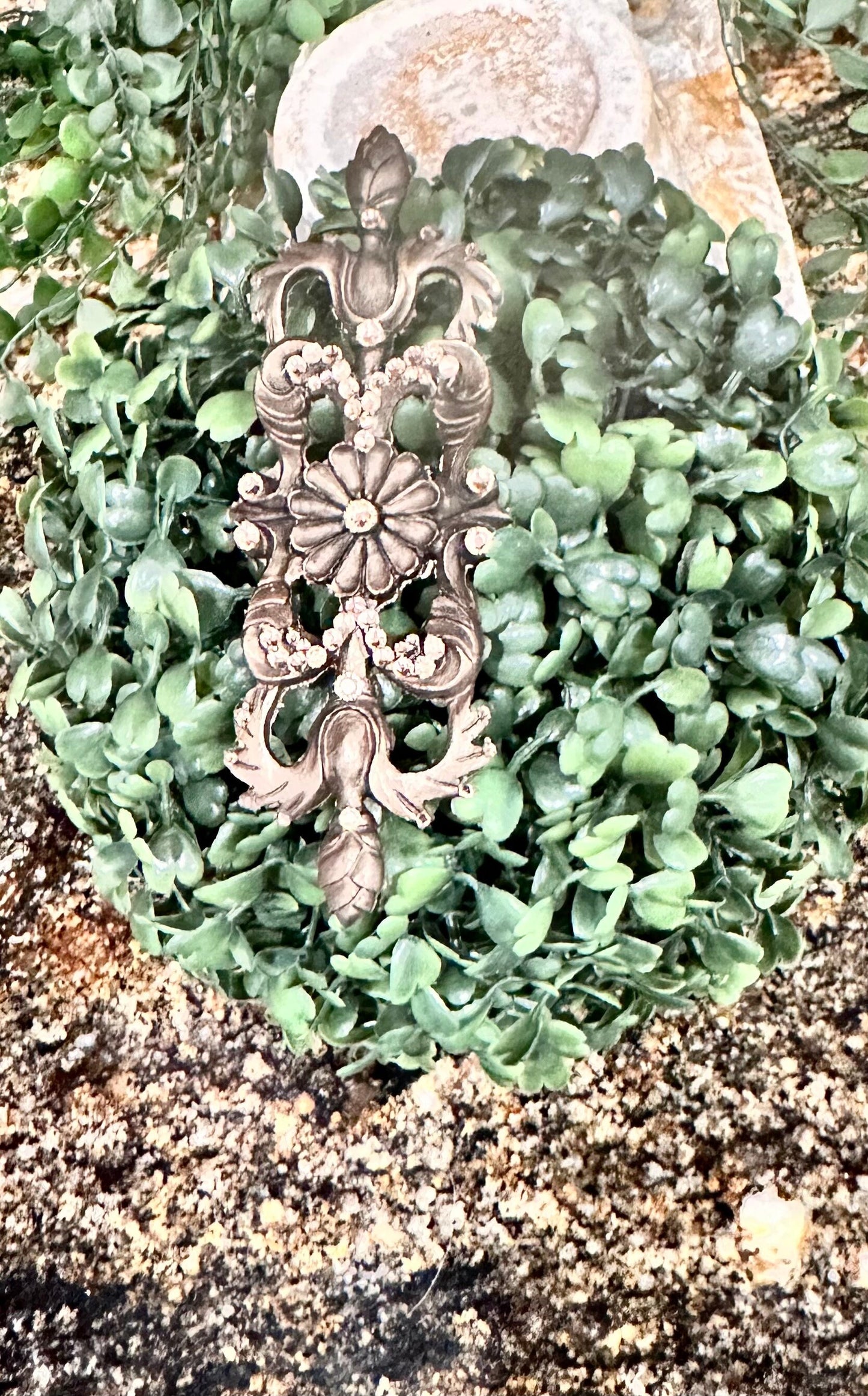 Ornate Candle Pin