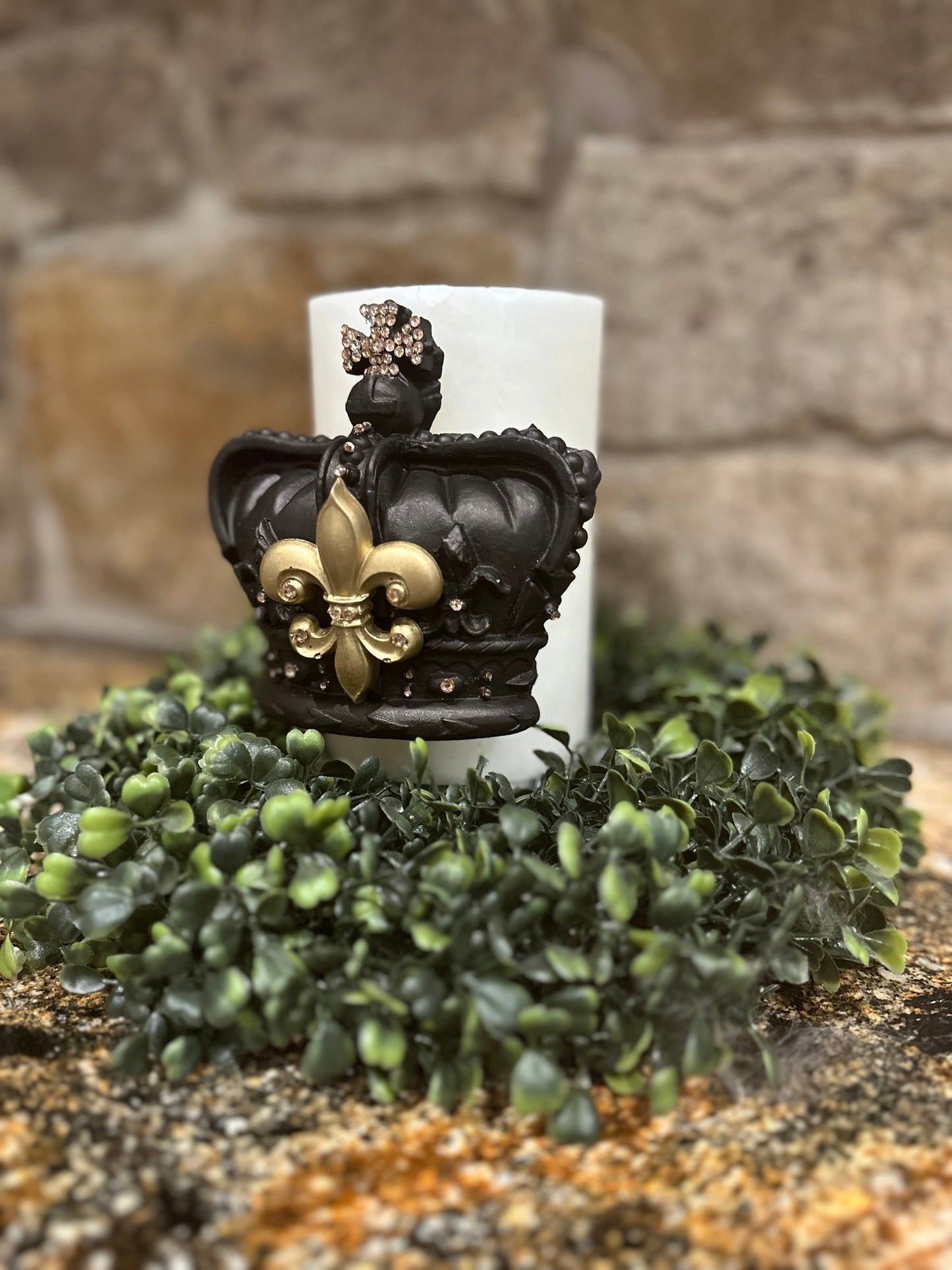 Crown Candle Pin