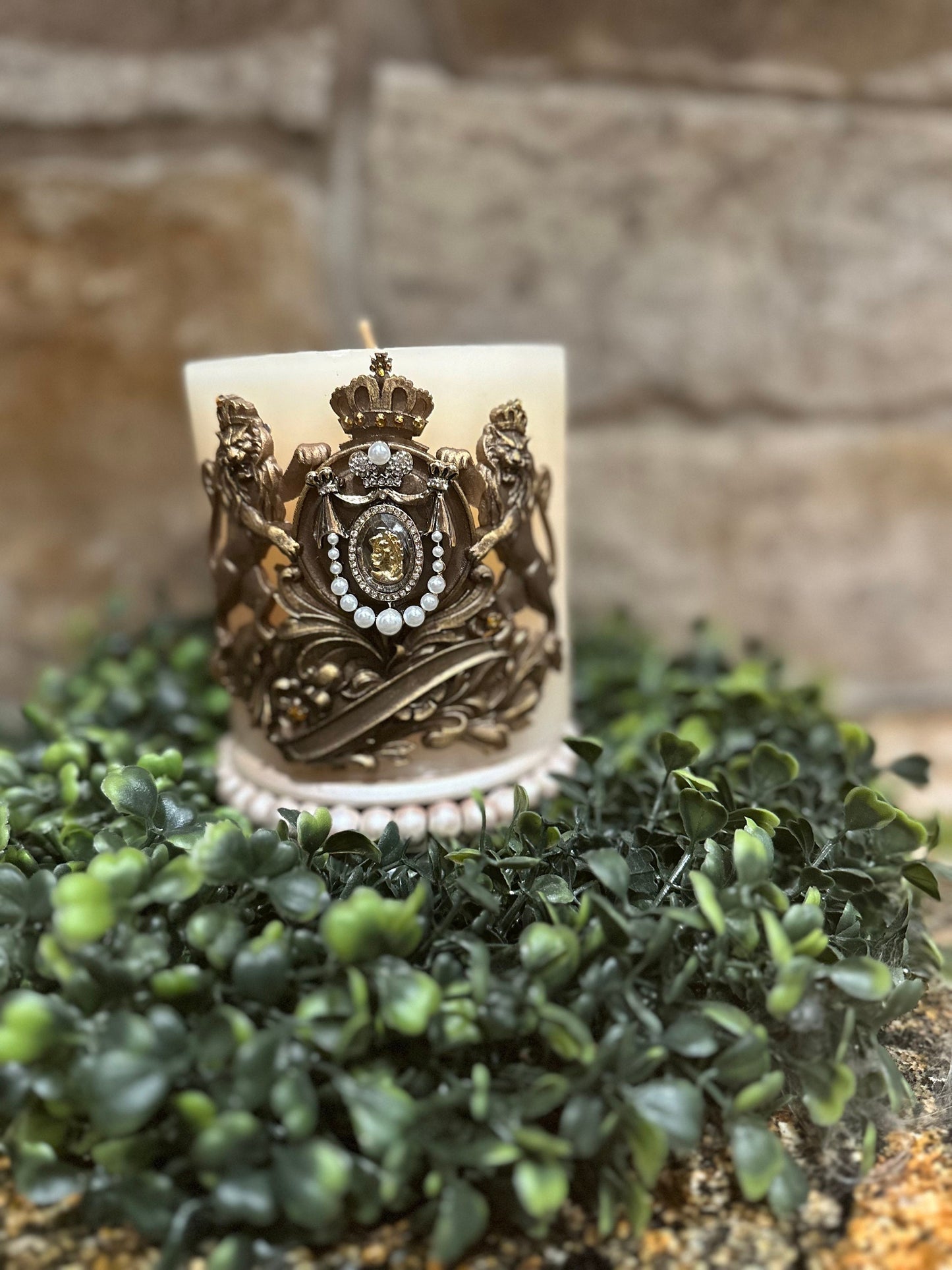 Royal Lions Candle Pin