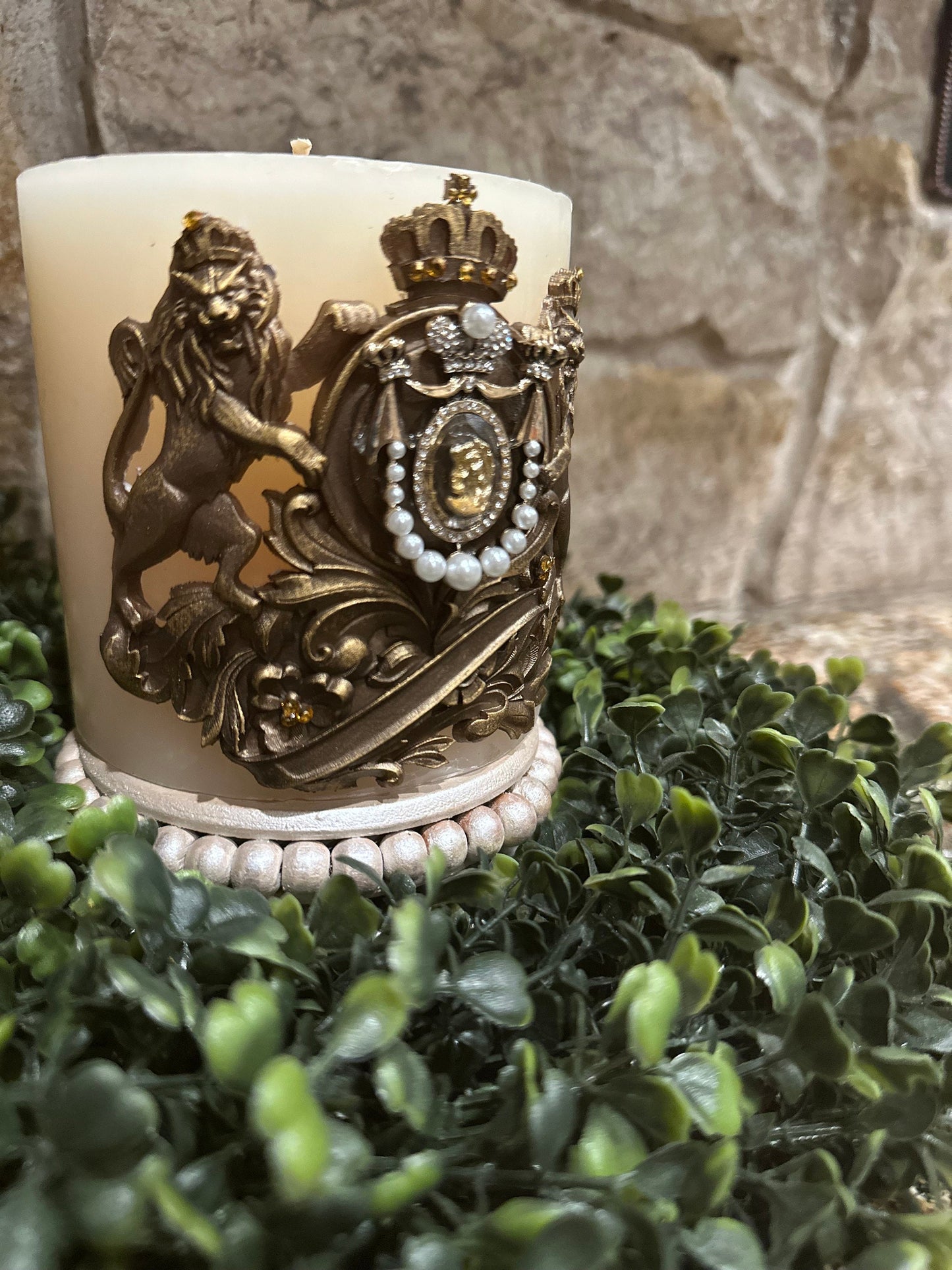 Royal Lions Candle Pin