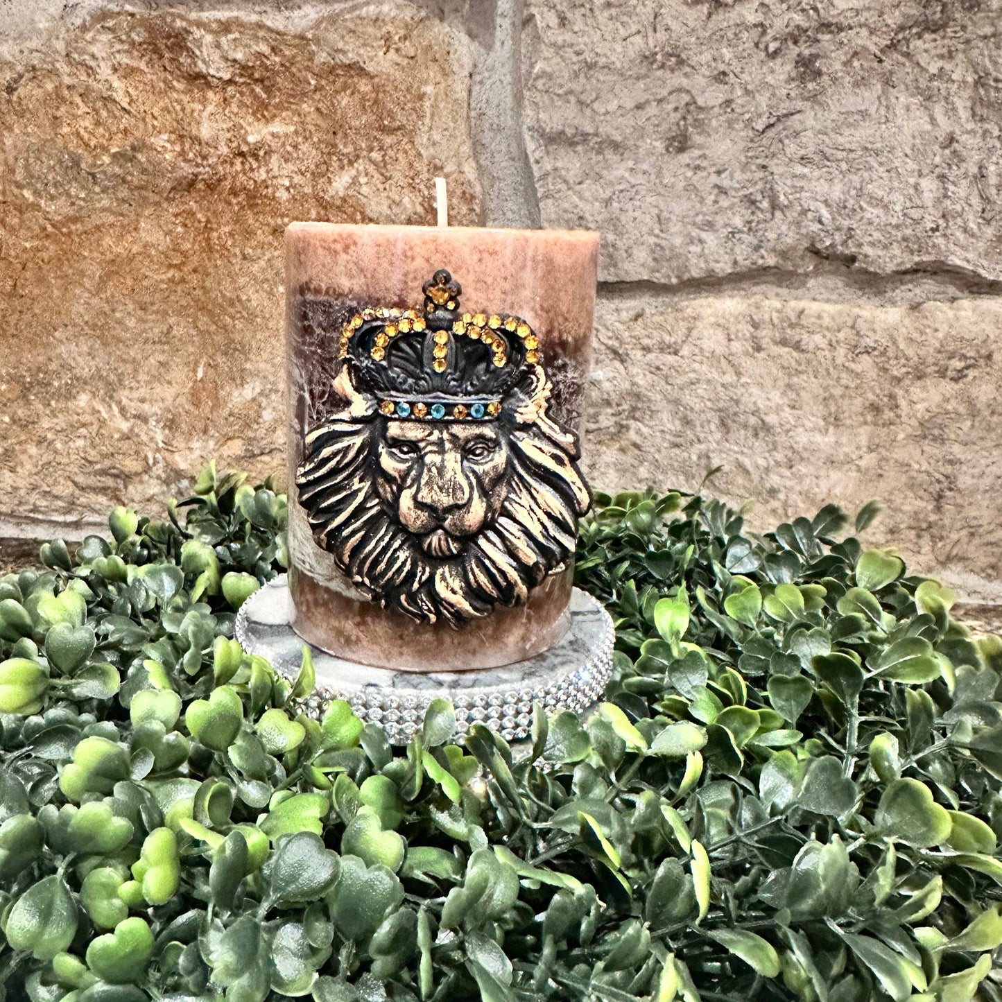 Lion Head Candle Pin