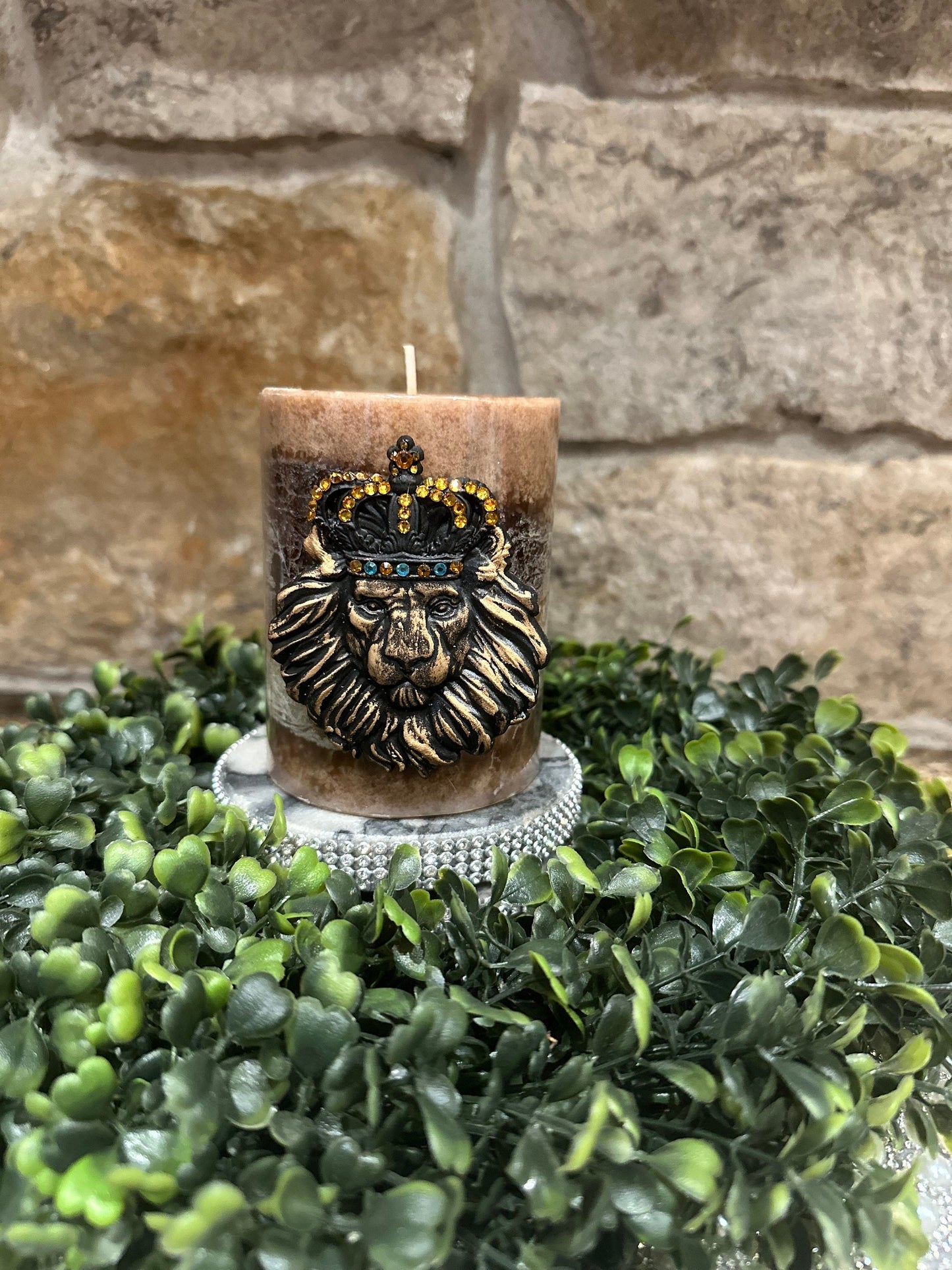 Lion Head Candle Pin