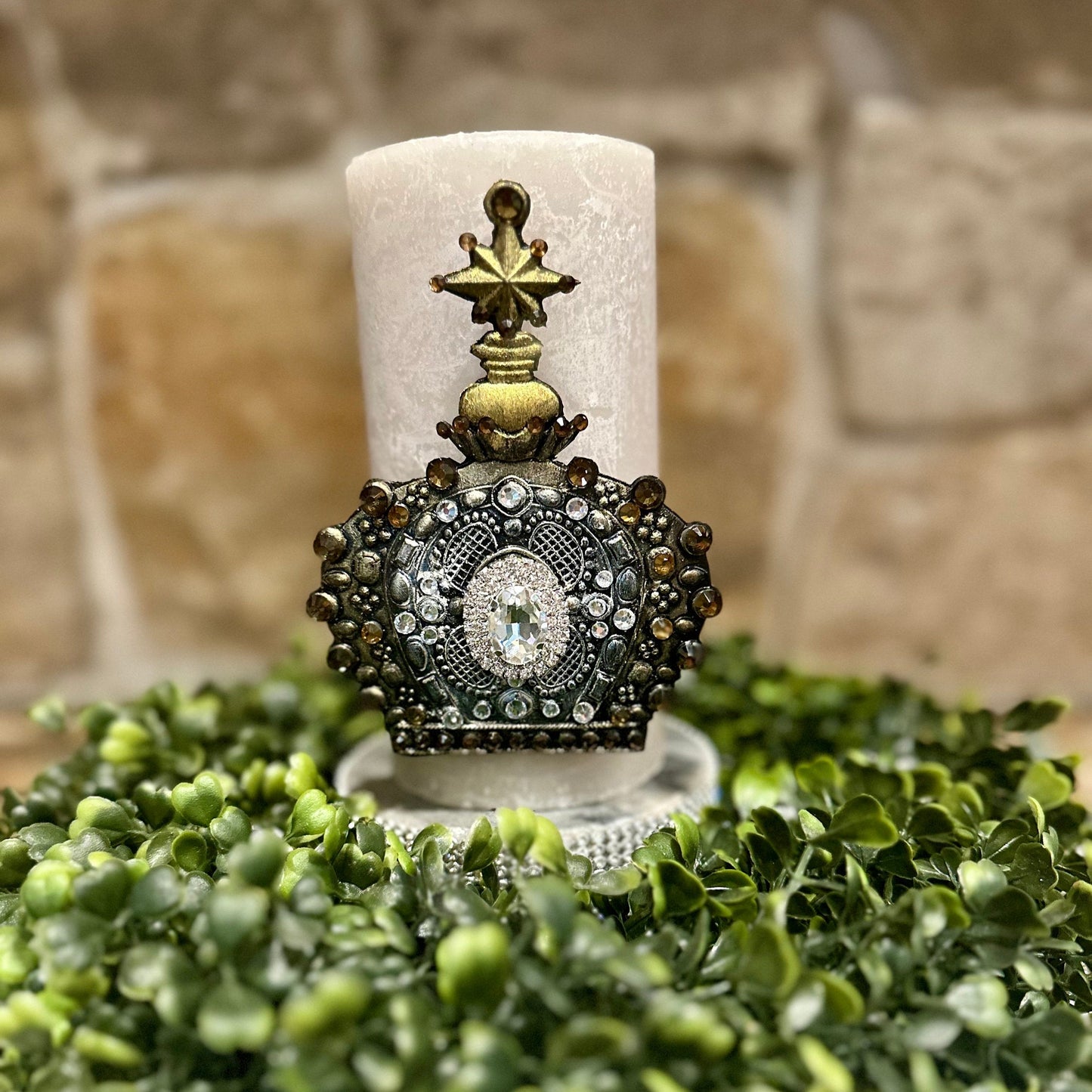 Crown Candle Pin