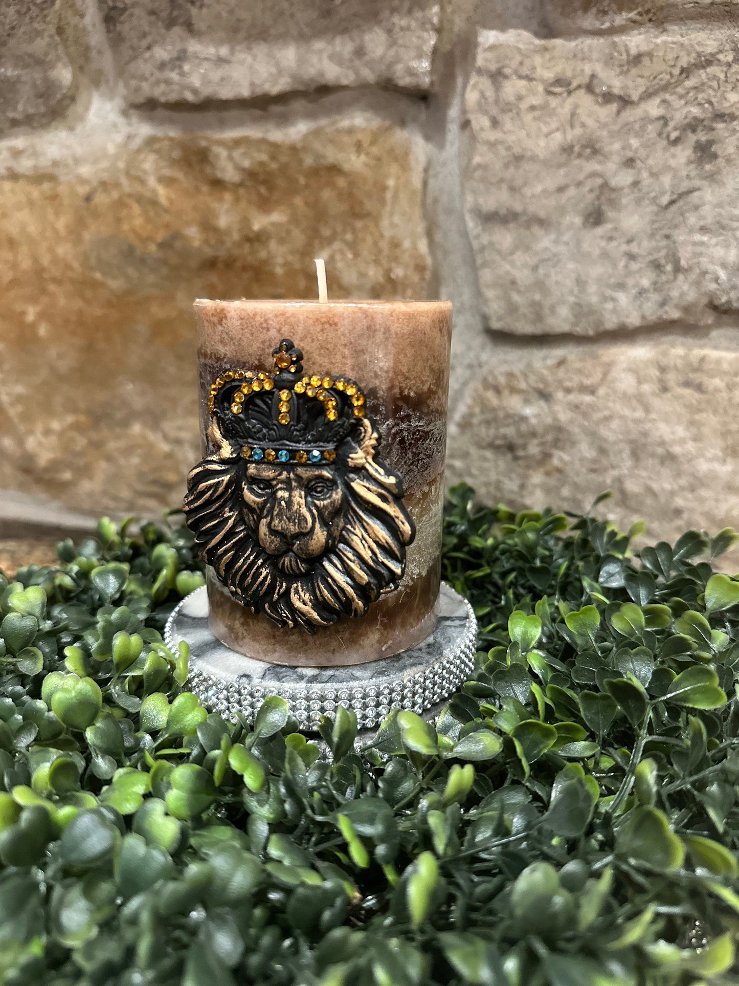 Lion Head Candle Pin