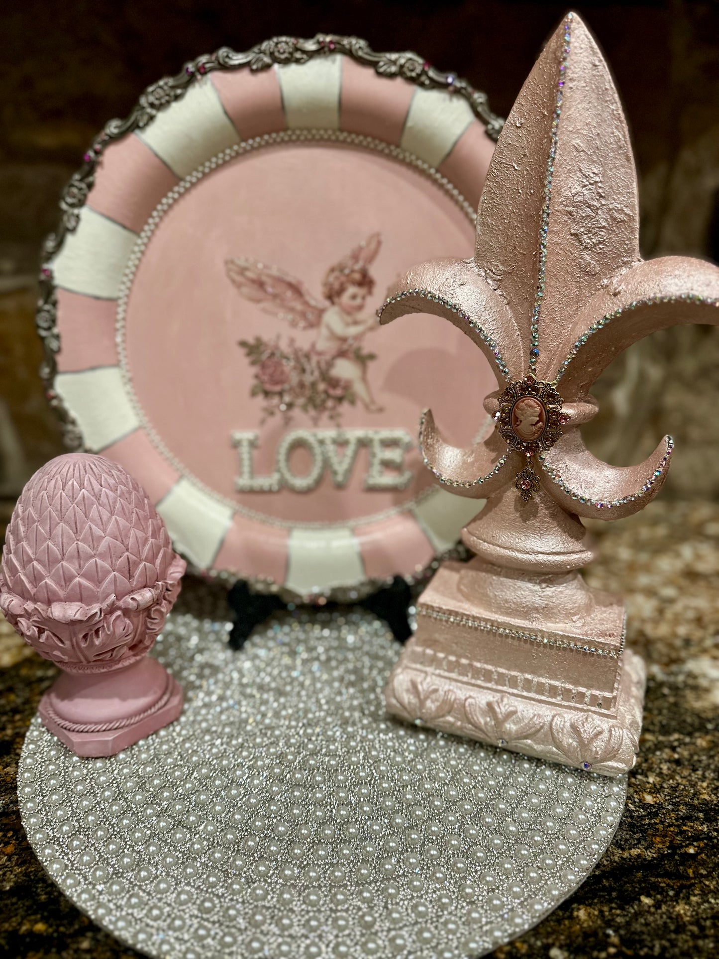Fleur De Lis Statue