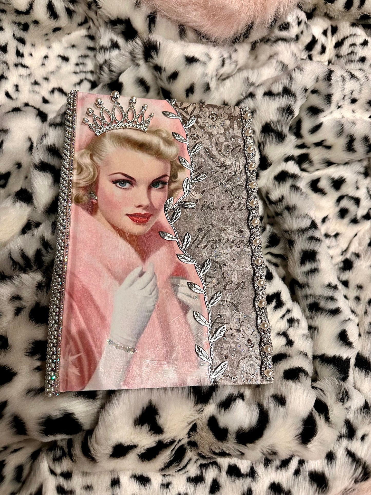 Marilyn Monroe, decorative embellished book, Marilyn book, tabletop decor, Marilyn Monroe decor, unique gift, handmade, Marilyn Monroe gifts