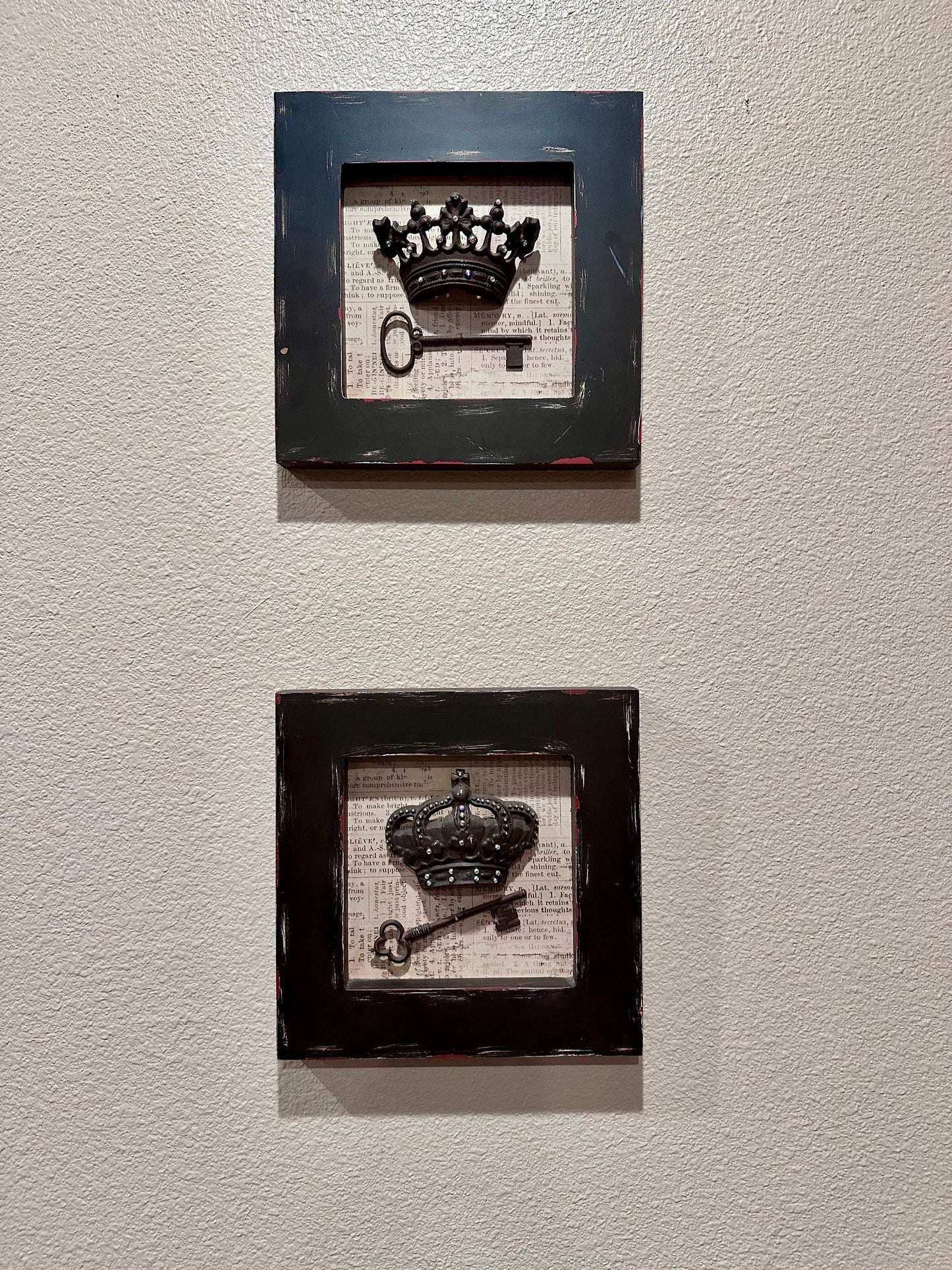 Crown and Key Picture