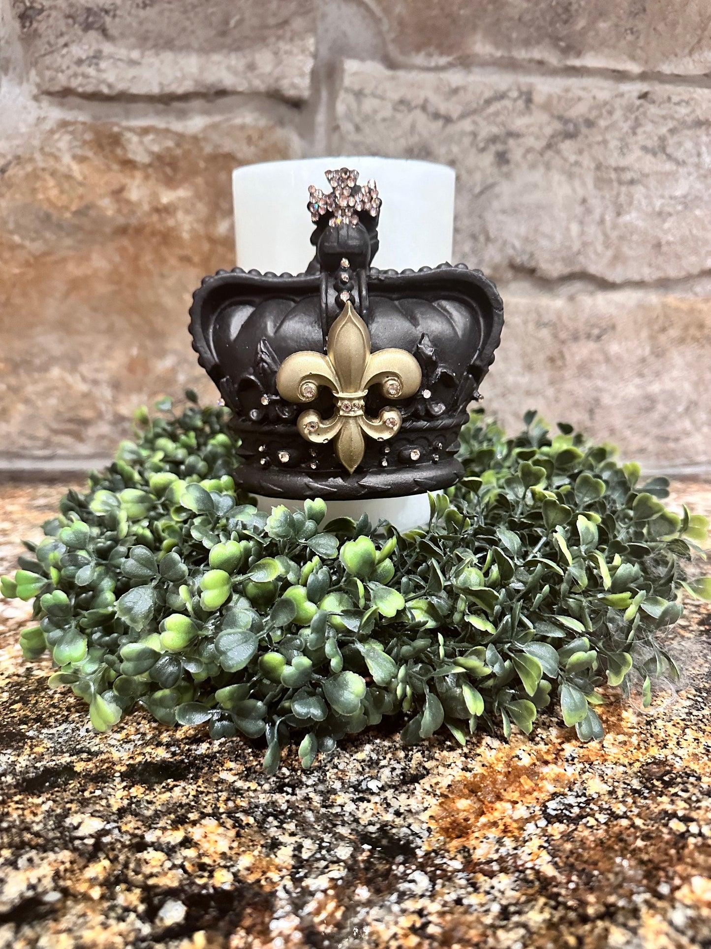 Crown Candle Pin