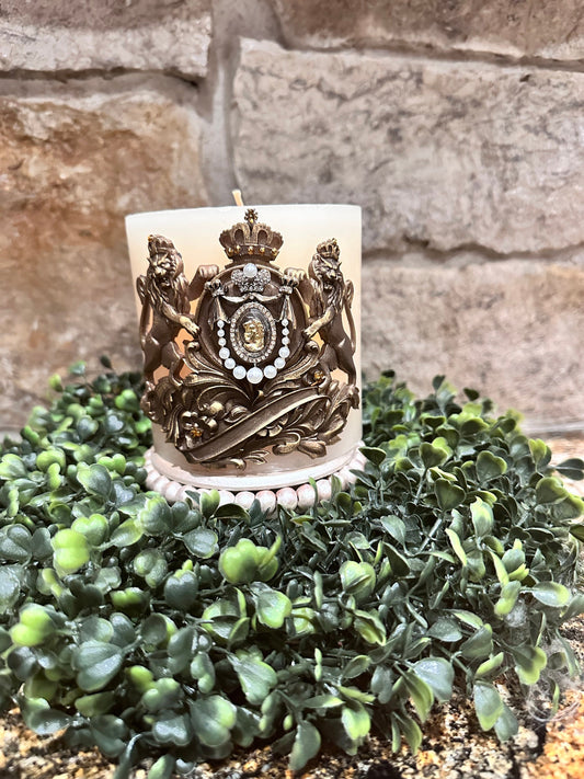 Royal lions candle pin embellished, candle accessory, coat of arms, unique gift, handmade, reusable