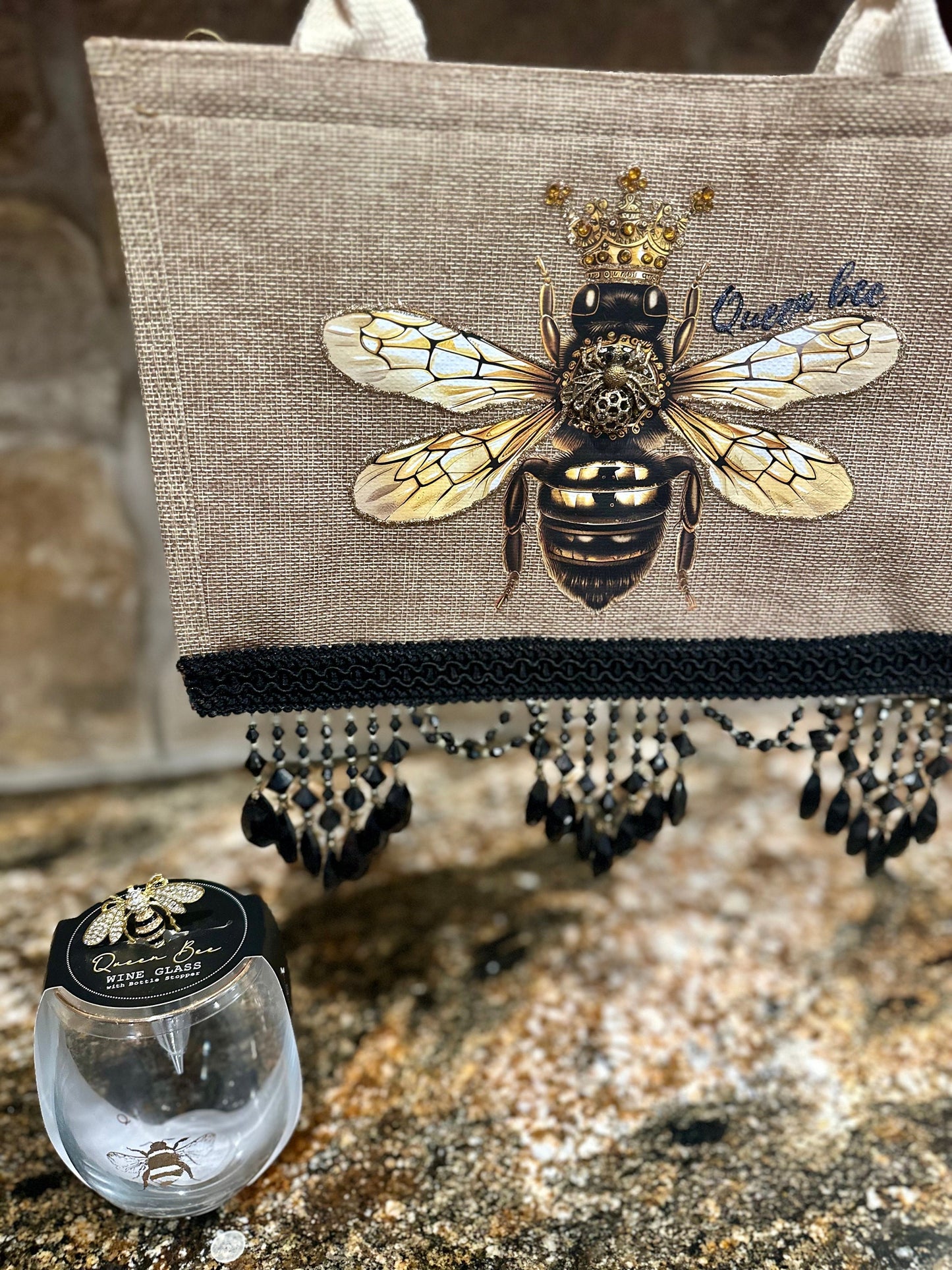 Burlap queen bee tote, canvas tote, queen bee, bday gift idea, should tote, gift bag, handmade, DIY, unique gift